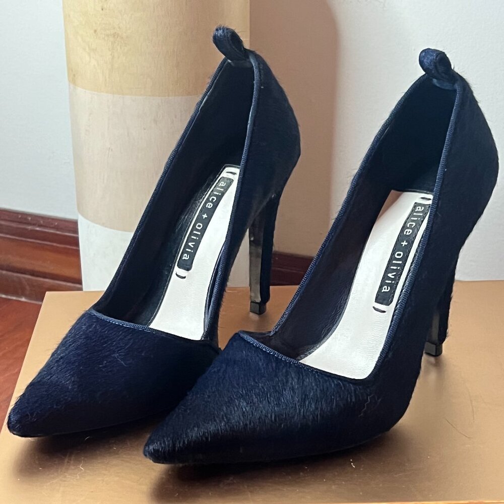 Limited Edition Alice + Olivia Dark Blue Calf Hair Pumps Cross-stitch Heel SZ 7